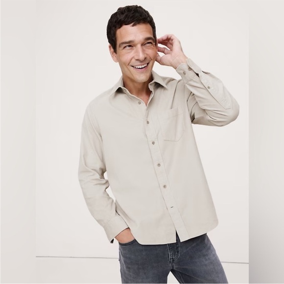 Banana Republic Other - Banana Republic Men's Lightweight Corduroy
Shirt Size Medium EUC